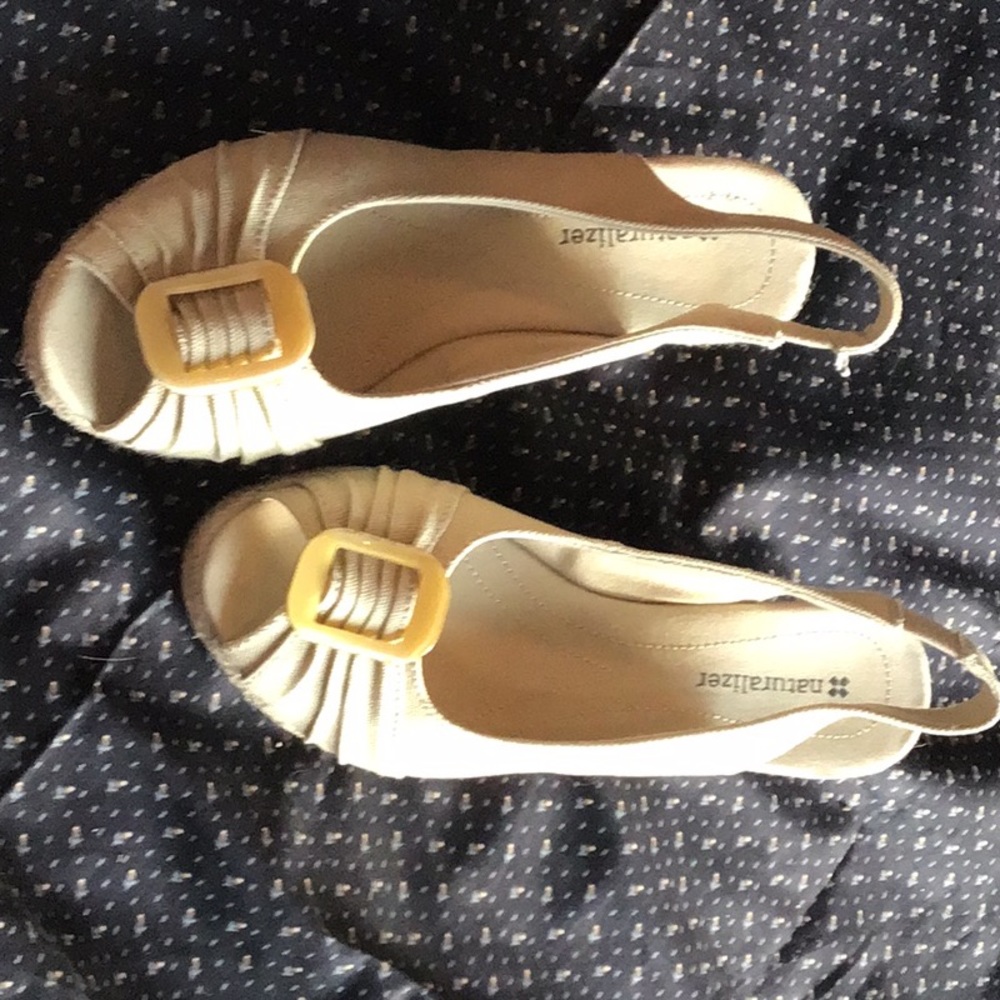 Naturalizer canvass wedge style shoe size 9M